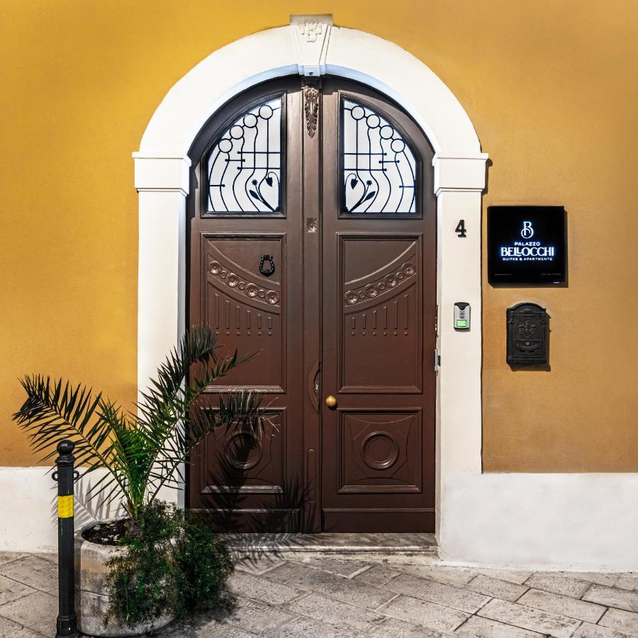 Palazzo Bellocchi - Suites & Apartments Brindisi Exterior foto